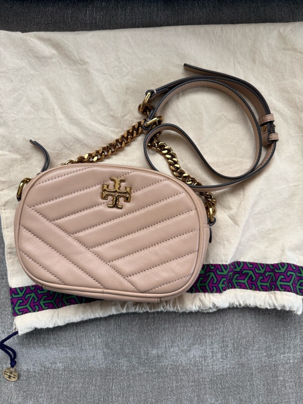 Tory Burch Kira quilted camera bag